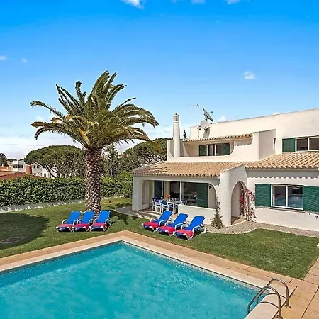 Sleeps 6 With Pool Air Con And Wifi ヴィラ