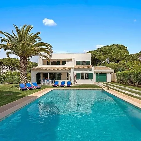 Sleeps 6 With Pool Air Con And Wifi *